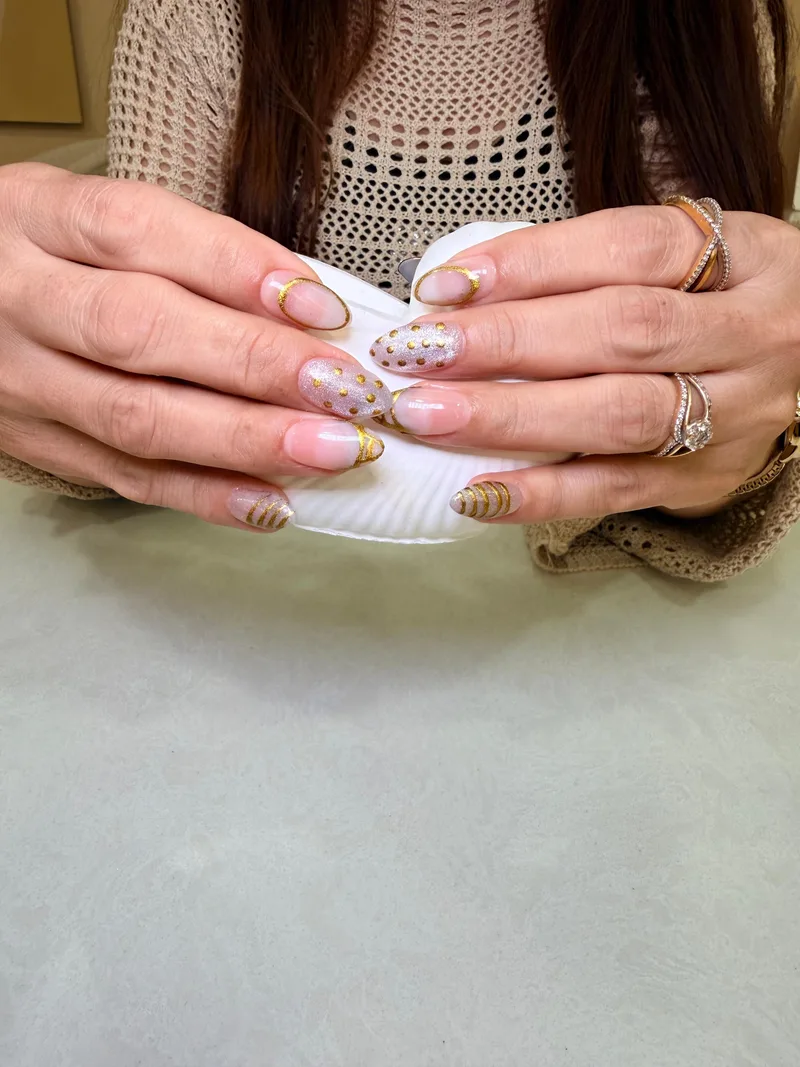 Marble Bloom nails by Haus of Nails by Ritu, Gurgaon